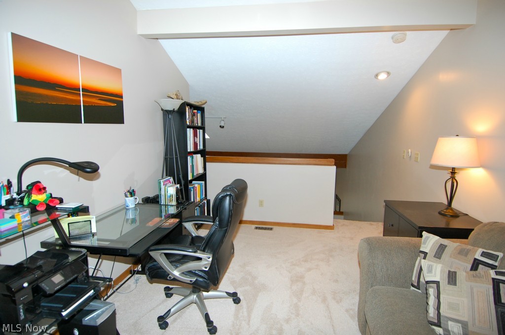 Acorn Crk Condo - Residential