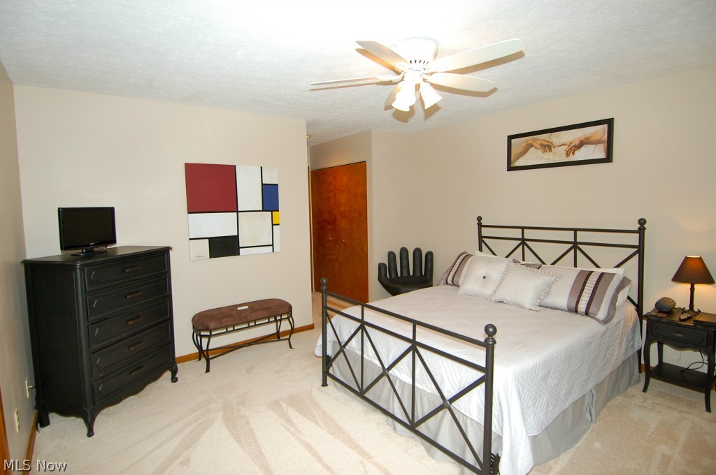 Acorn Crk Condo - Residential