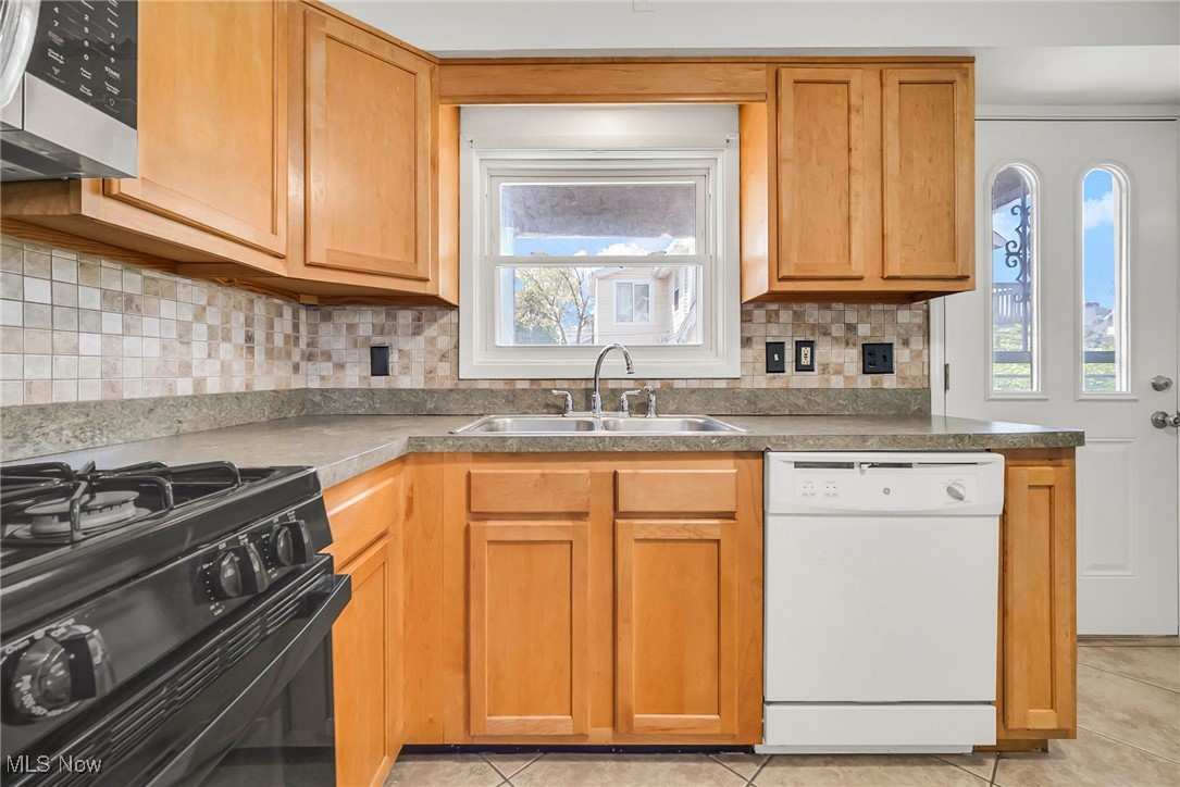 10204 Robinson Avenue, Garfield Heights, Ohio image 4