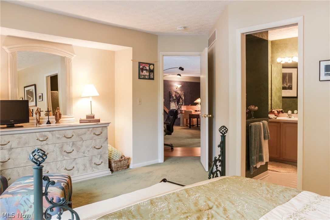 Forest Cove East Condo - Residential