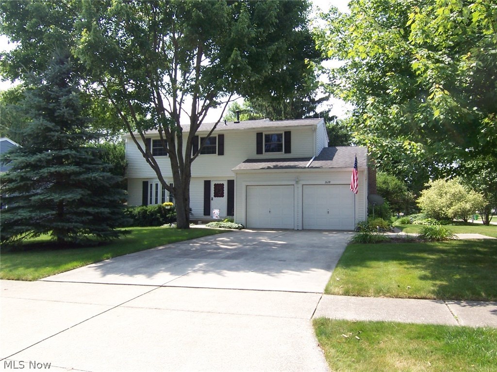 Welcome to this lovely, very well-maintained home! There are four bedrooms, a fully applianced and updated kitchen with an eating area, a living room with a bayed window that is open to the formal dining room, and a family room featuring a wood burning fireplace (with electric logs insert), and sliding doors to the patio and park-like back-yard! There is also a storage barn, perfect for bikes and mowers. This home is located at the corner of Serra Vista and Park Vista and has a huge side AND backyard with sidewalks! Walk to Silver Springs Park and the Hike and Bike Trail! The kitchen has beautifully updated oak cabinets, granite counters (2012), updated appliances, including a M/W oven, and a Bosch dishwasher (in 2016), a built-in table, and laminate flooring. The Windows were replaced through-out in Nov 1997, and the home was mitigated for radon in 2002. Other updates include: Roof - 2009, H20 - 2014 (flushed-2018), High Efficiency Tane furnace & A/C -2015, (Serviced/cleaned 4-2018),