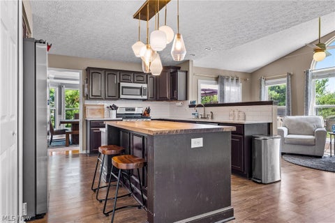 Tiny photo for 9195 Victoria Lane, North Ridgeville, OH 44039 (MLS # 5221339)
