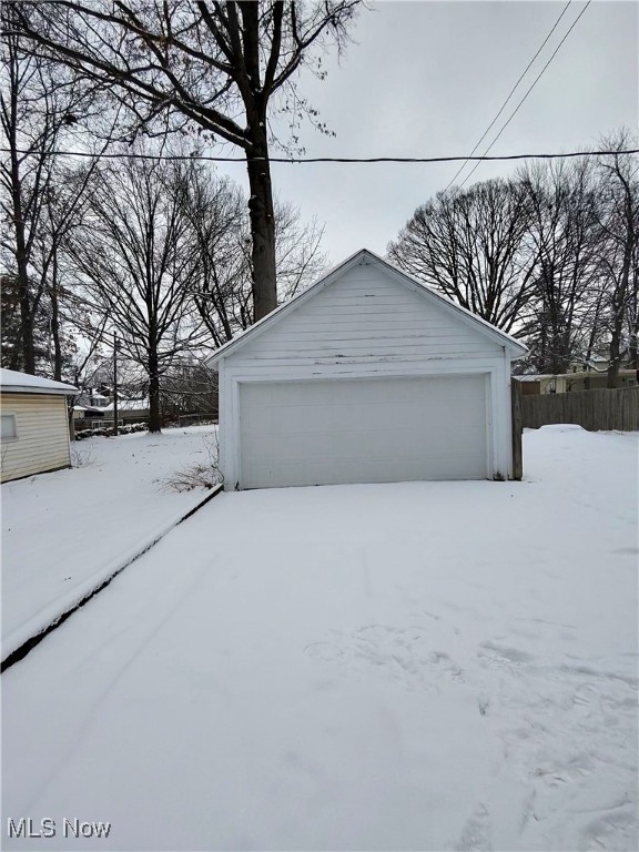 1545 Longfellow Court, Warren, Ohio image 3