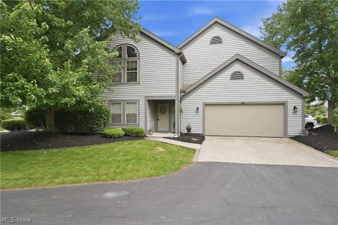 Condo For Sale - 127 S Bayshore Drive<br/> Columbiana, OH 44408
