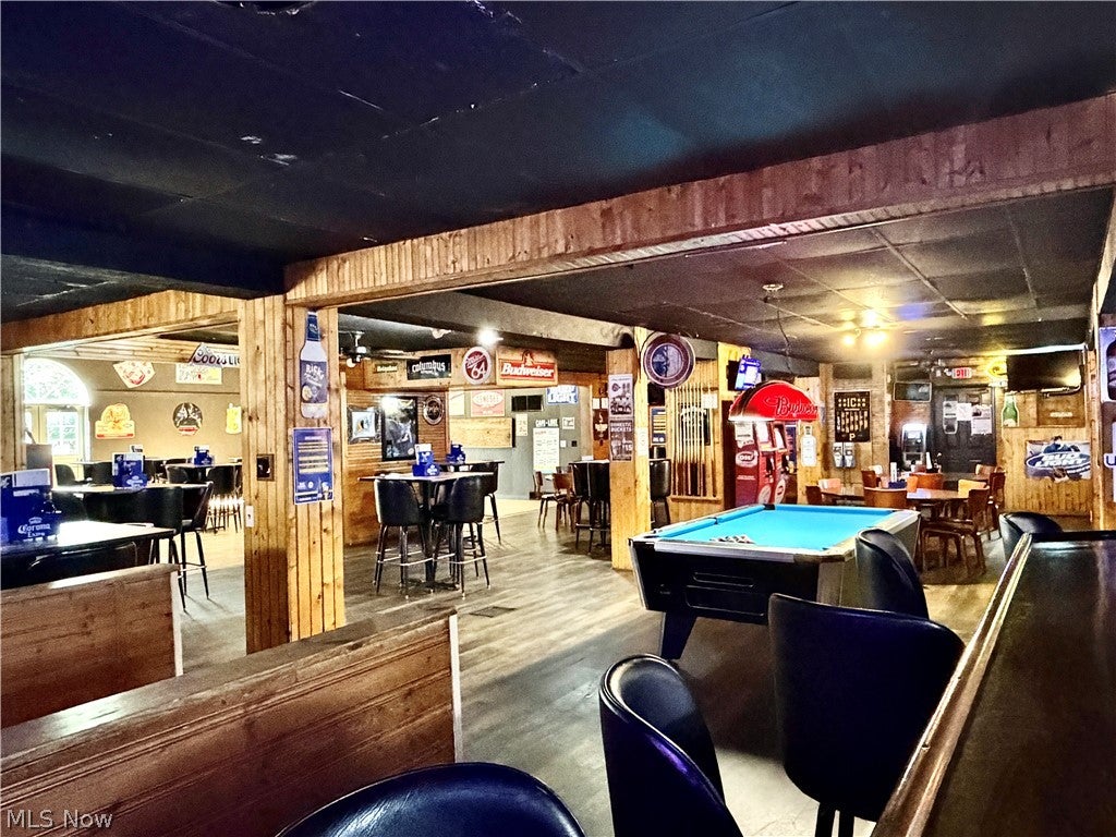 1111 Niles Cortland Road NE