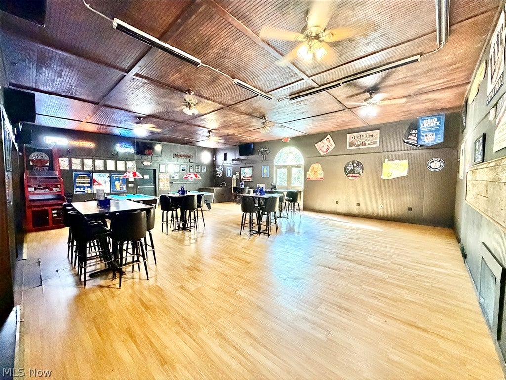 1111 Niles Cortland Road NE