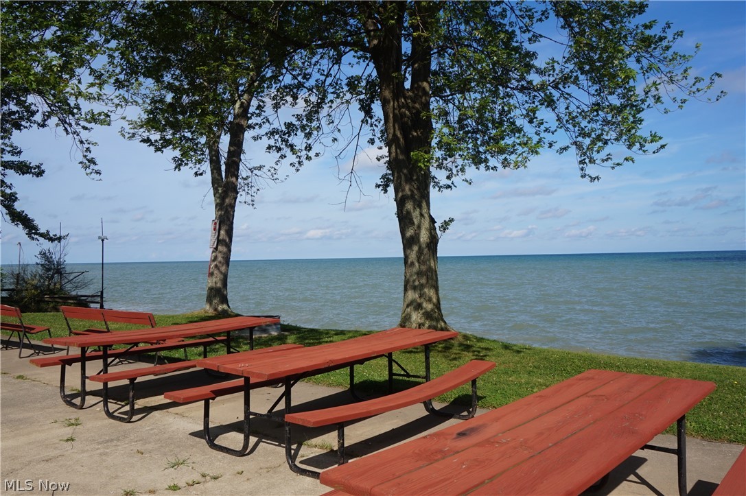 Lake Breeze Park - Residential