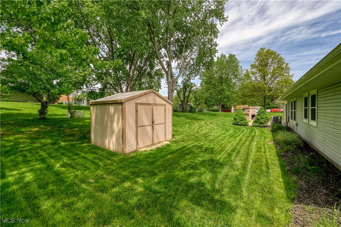 2523 Sherwood Drive, Stow, Ohio image 40
