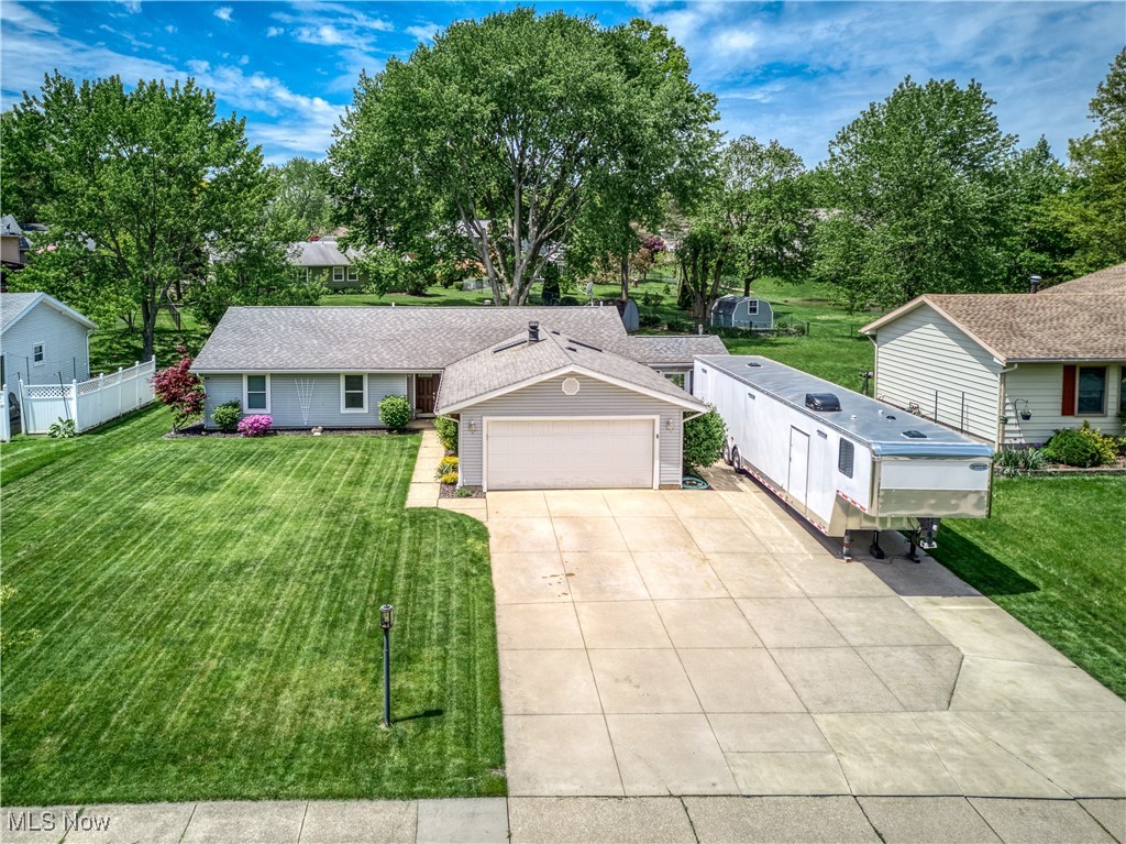 2523 Sherwood Drive, Stow, Ohio image 2