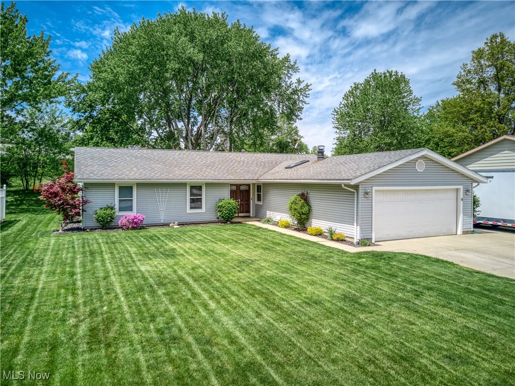 2523 Sherwood Drive, Stow, Ohio image 4