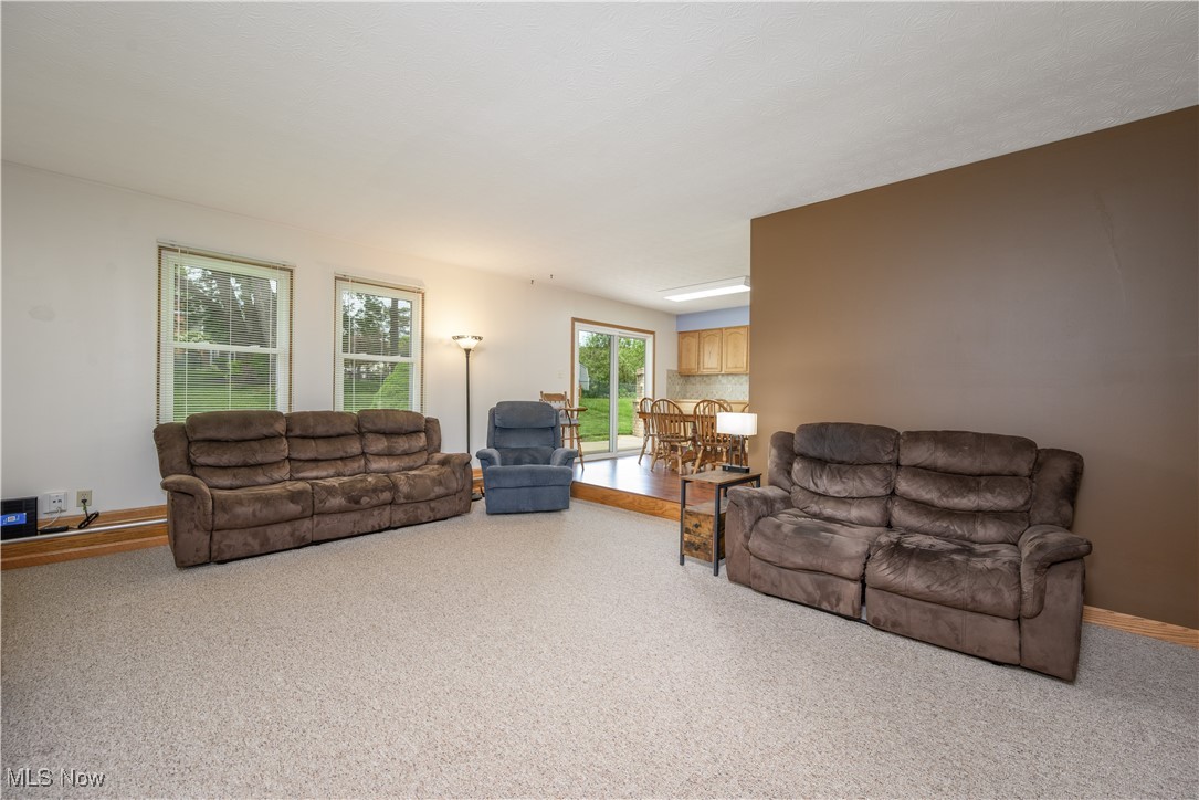2523 Sherwood Drive, Stow, Ohio image 7