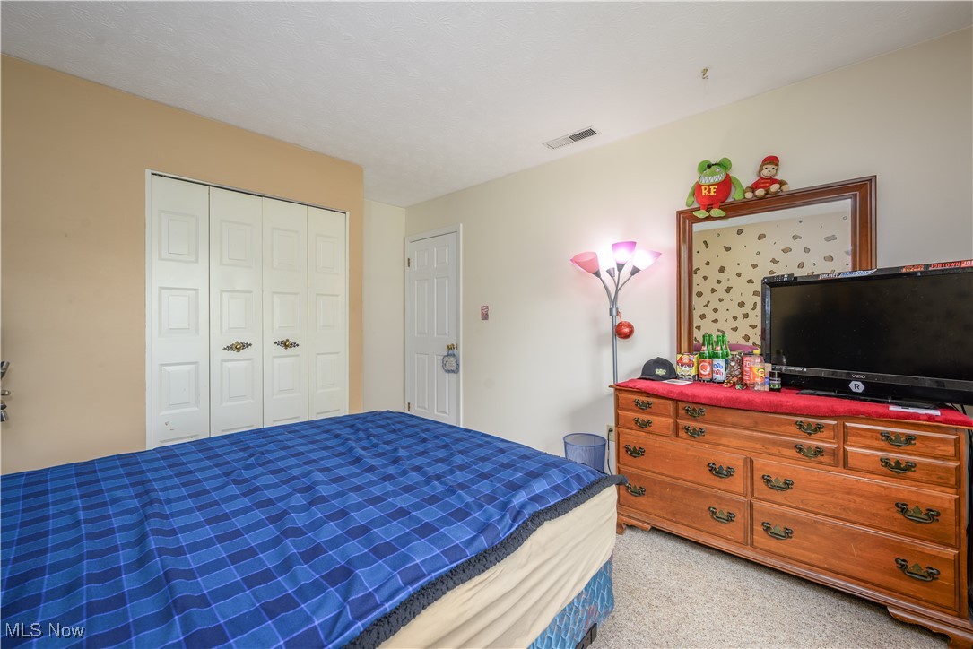2523 Sherwood Drive, Stow, Ohio image 23