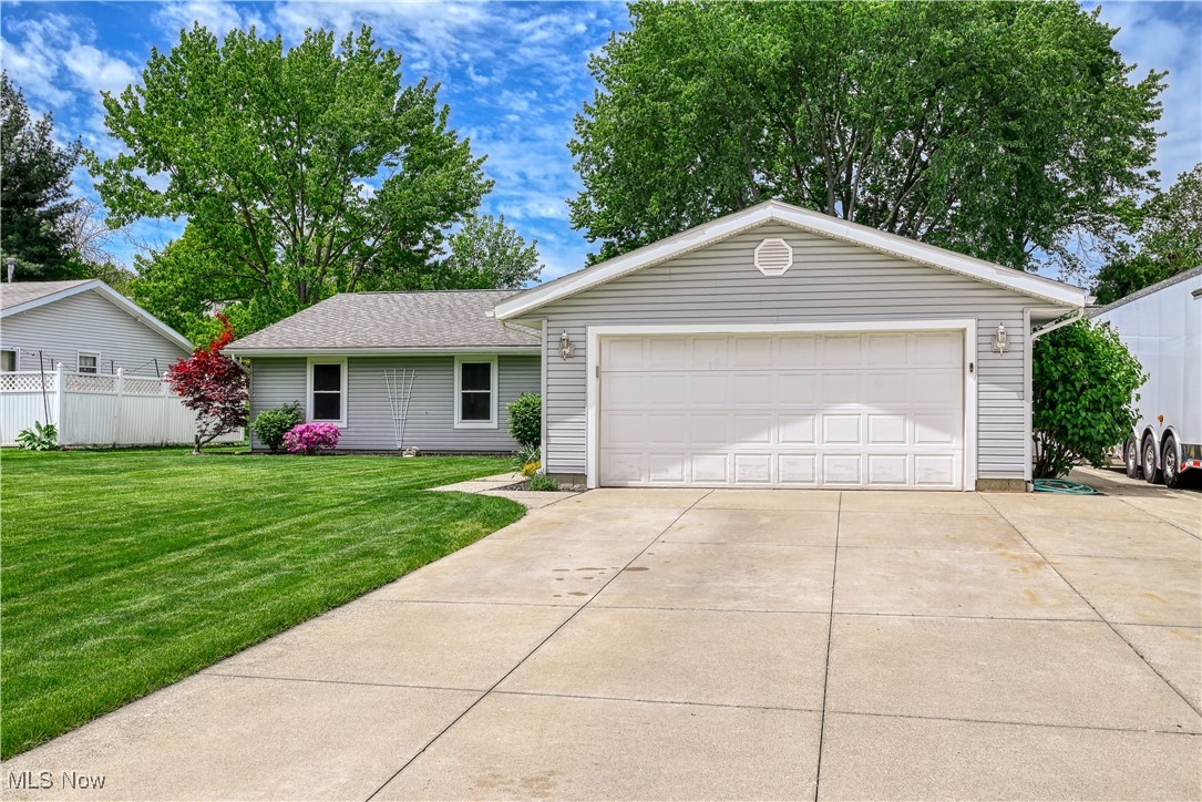 2523 Sherwood Drive, Stow, Ohio image 3