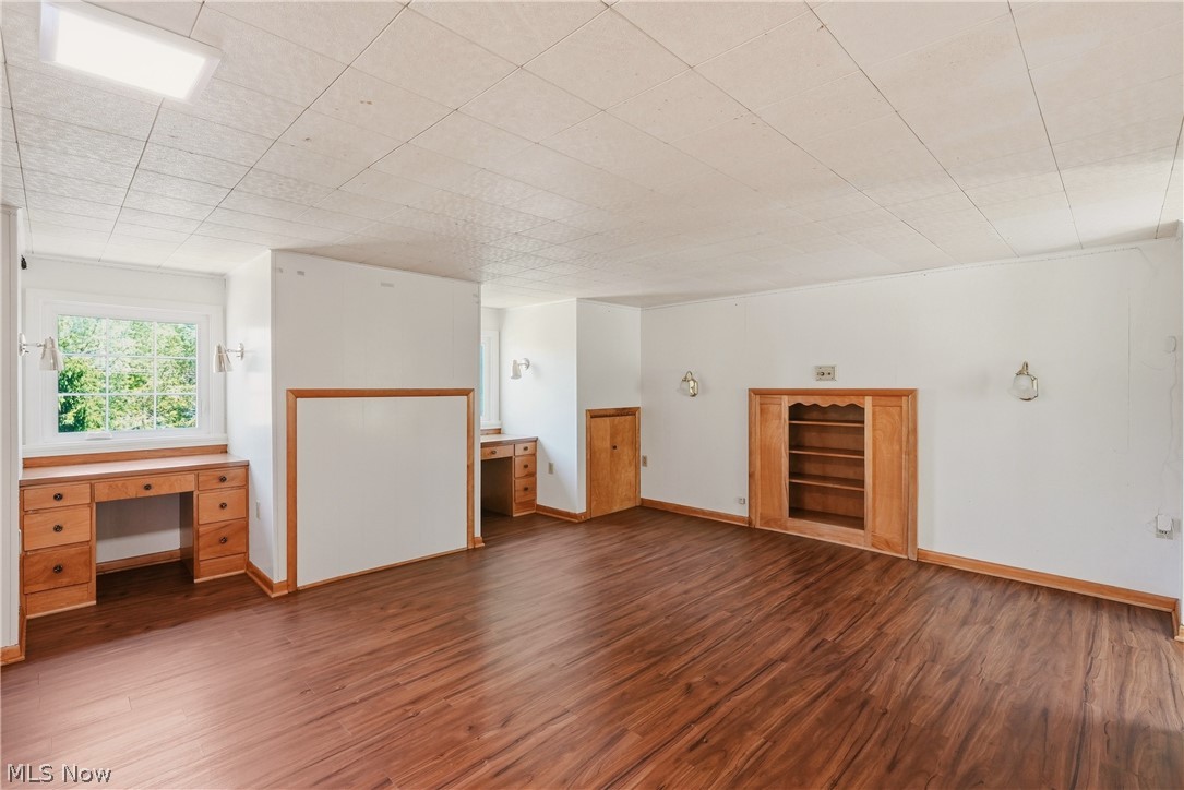 Mennes #1 - Residential