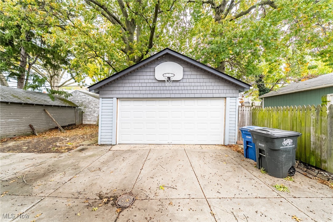 Mathews & Gilberts 02 - Residential Income