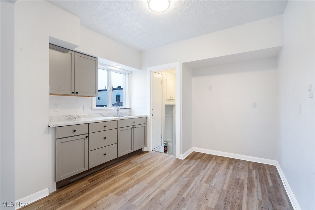 Realty Dev Cos Rep 03 - Residential Income