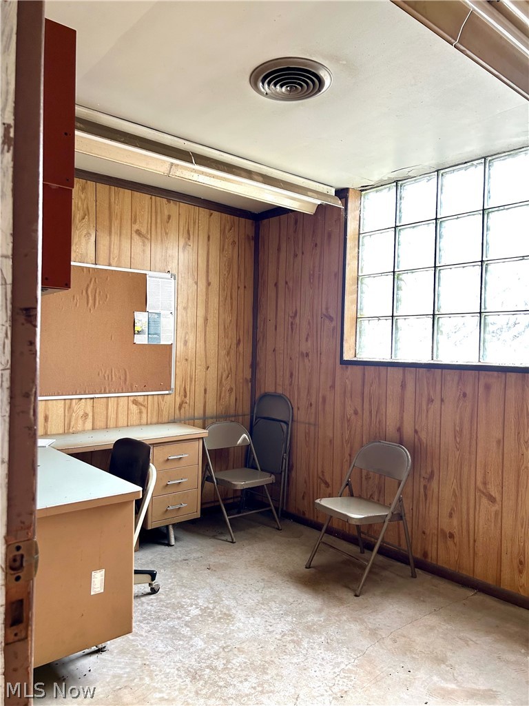 Spade - Commercial Sale