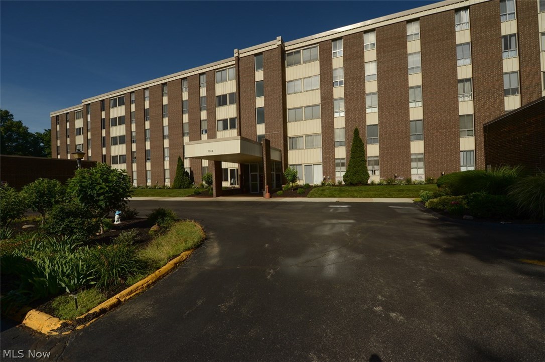 Silver Lake Towers Condo - Residential