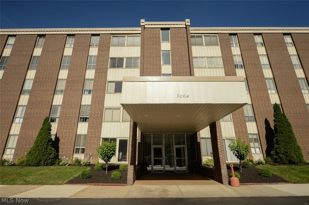 Silver Lake Towers Condo - Residential