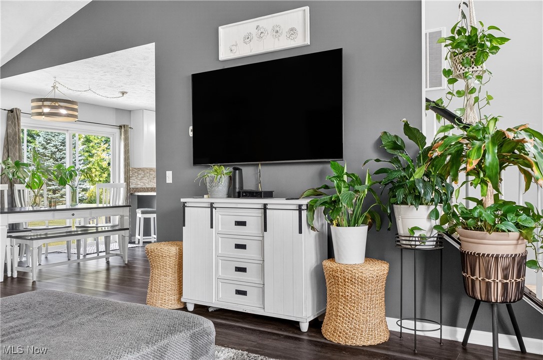 Brunswick, Ohio 44212, United States, 3 Bedrooms Bedrooms, ,3 BathroomsBathrooms,Residential,Contingent,212672