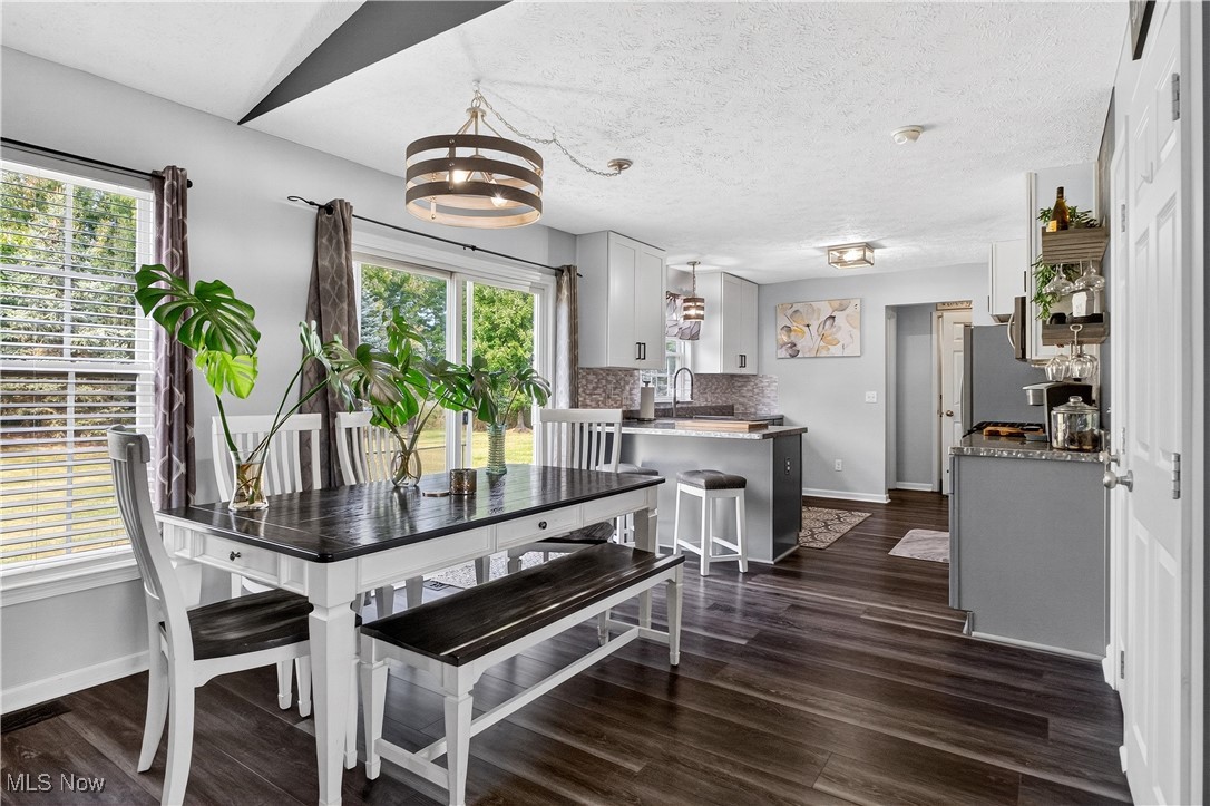 Brunswick, Ohio 44212, United States, 3 Bedrooms Bedrooms, ,3 BathroomsBathrooms,Residential,Contingent,212672