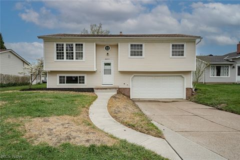 Single Family Residence in Eastlake OH 36711 Lake Shore Boulevard.jpg