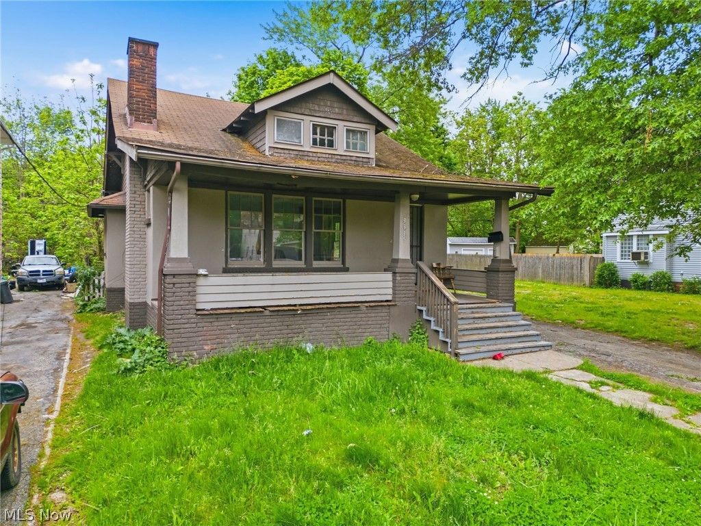 Photo of 3315 E 142nd Street, Cleveland, OH 44120 (MLS # 5212193)