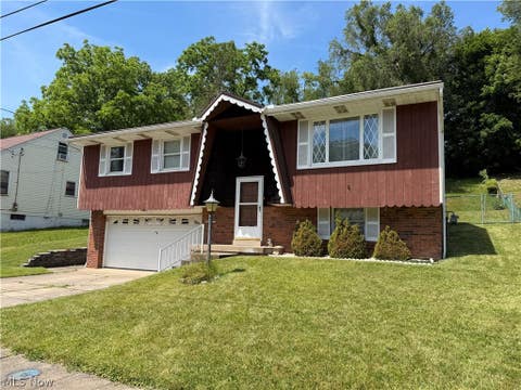 Homes For Sale - 159 Valley Way Way<br/> Weirton, WV 26062