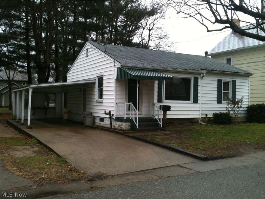 $750 per month, $750 deposit $25 application fee for each residing adult for background check.

Pets:  DOG only after paying a $200 NON-Refundable pet fee.