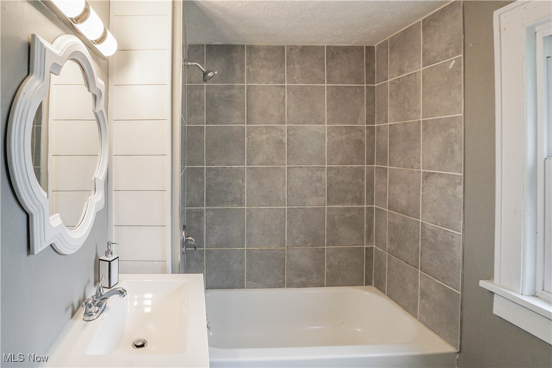 67 Chester Avenue, Massillon, Ohio image 18