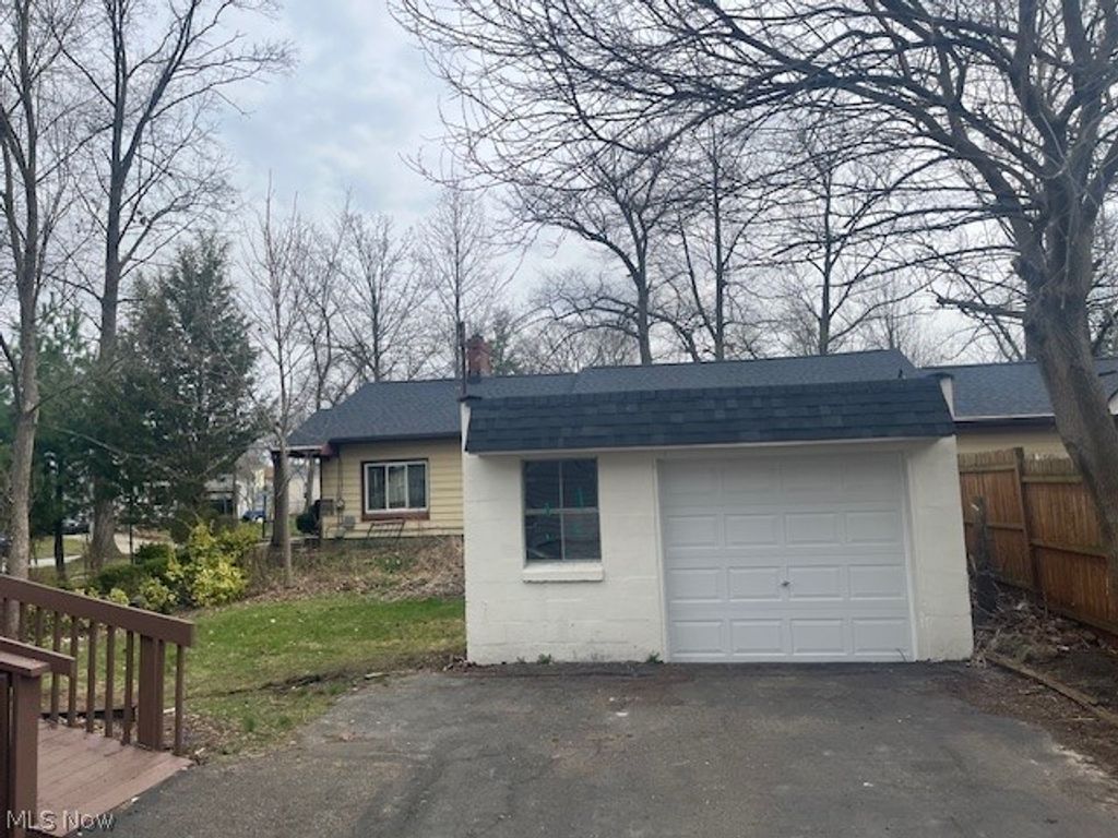 Photo of 2877 Bailey Road, Cuyahoga Falls, OH 44221 (MLS # 5198078)
