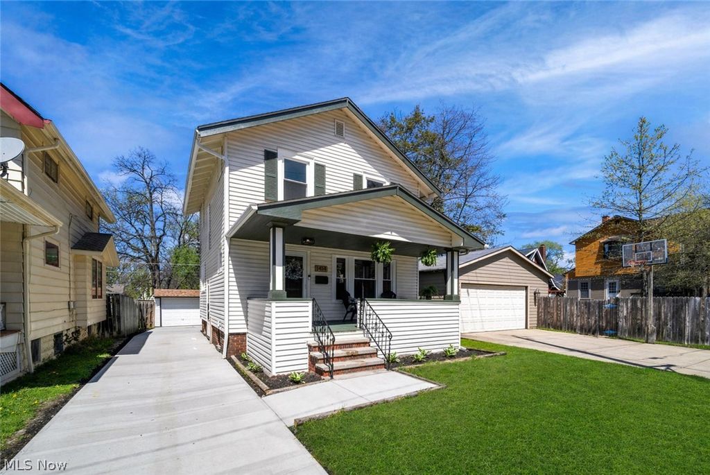 Photo of 17414 Cannon Avenue, Lakewood, OH 44107 (MLS # 5203551)