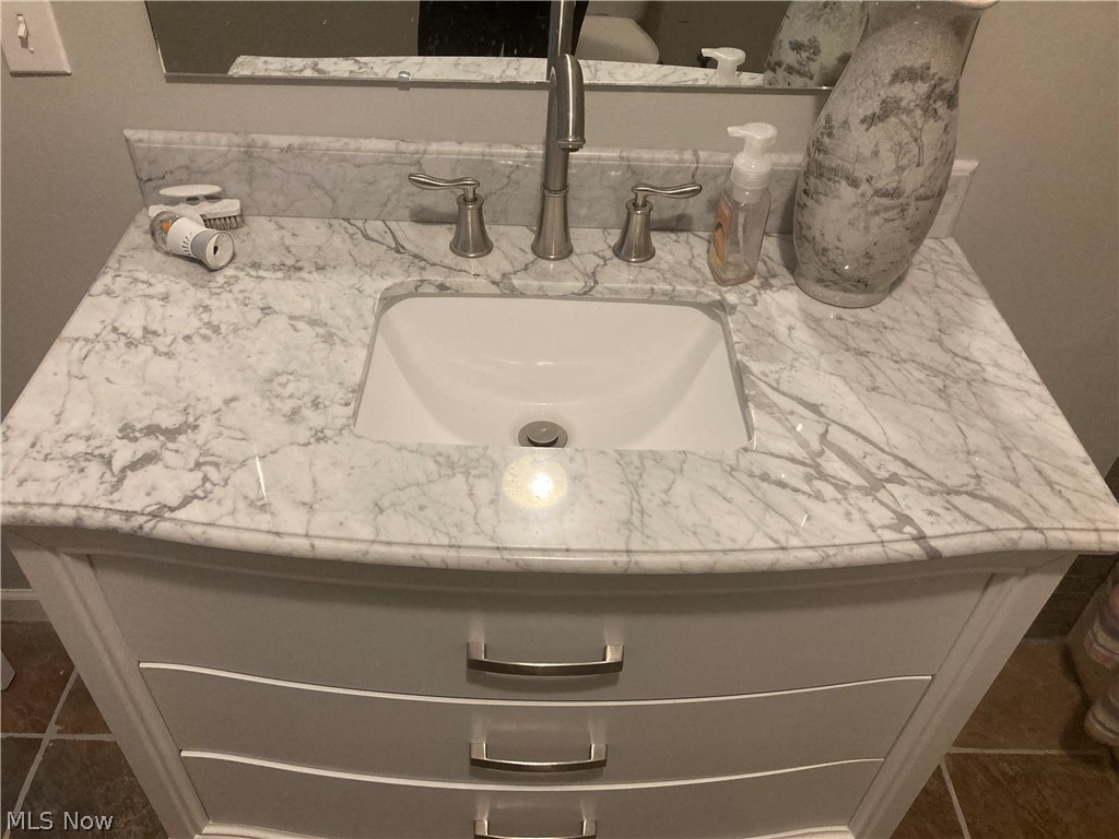 Lake Shore Blvd Estates 02 - Residential