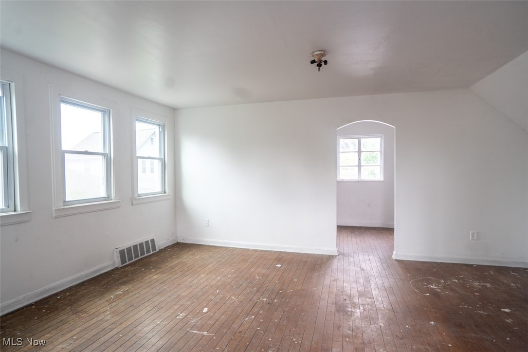 7811 Snow Road, Parma, Ohio image 25