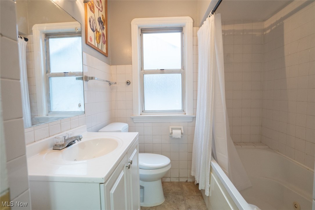 7811 Snow Road, Parma, Ohio image 10