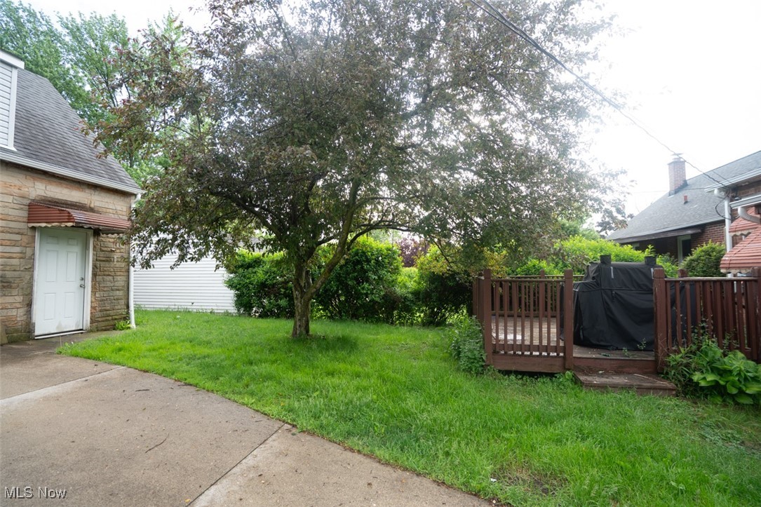 7811 Snow Road, Parma, Ohio image 27