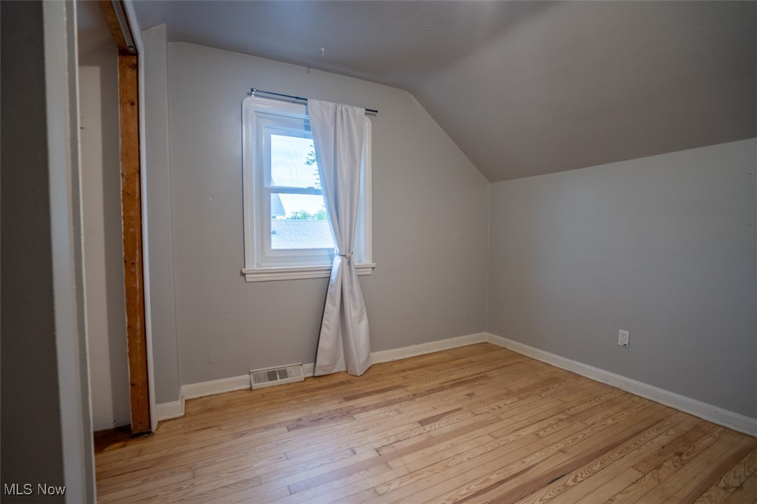 7811 Snow Road, Parma, Ohio image 16