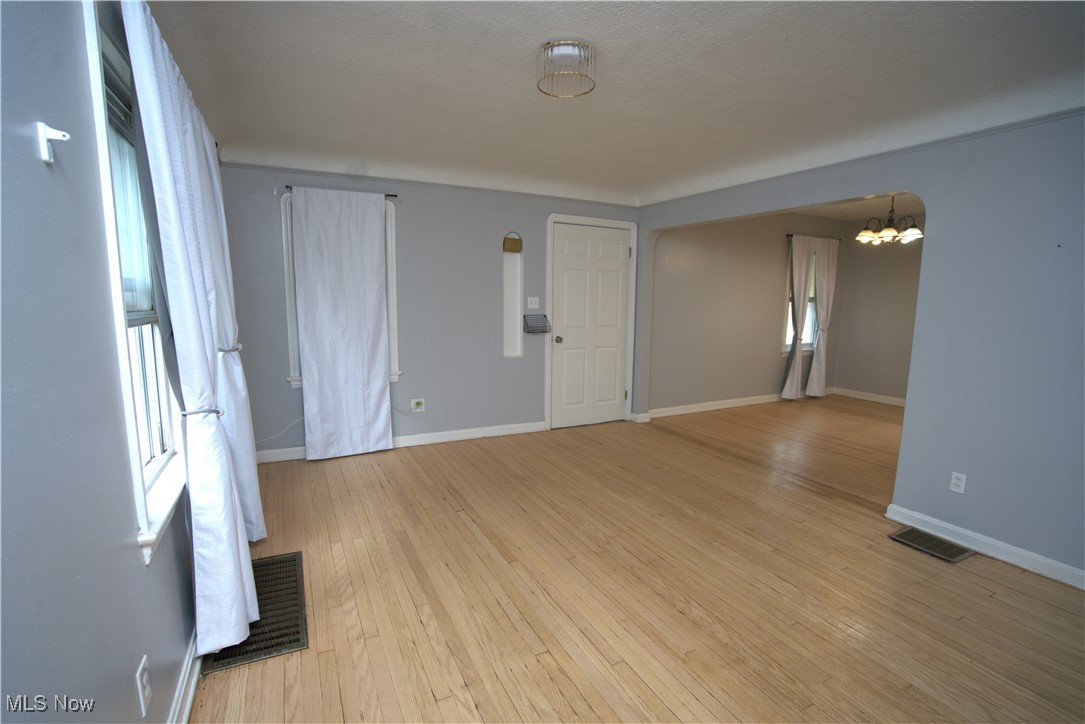 7811 Snow Road, Parma, Ohio image 8