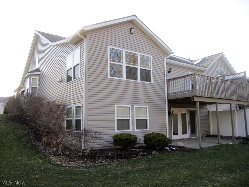 Villas/Waterford Xing Condo Ph - Residential