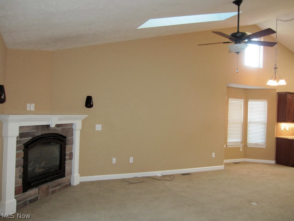 Villas/Waterford Xing Condo Ph - Residential