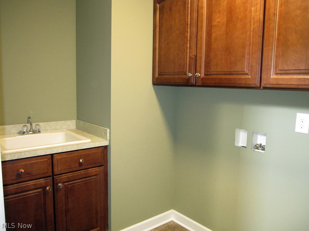 Villas/Waterford Xing Condo Ph - Residential