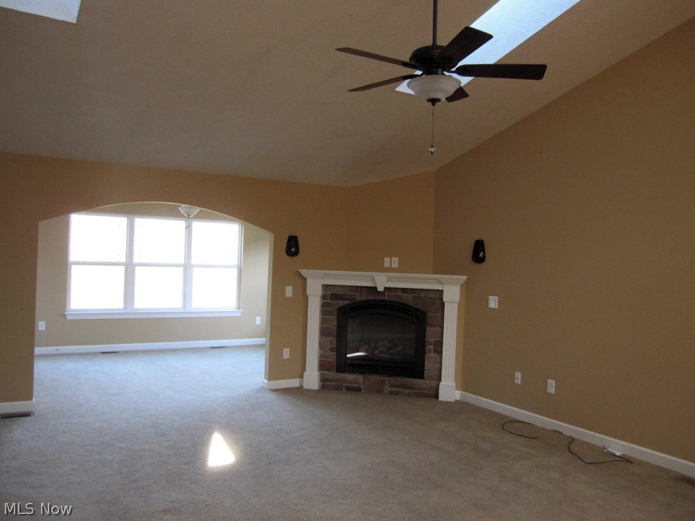 Villas/Waterford Xing Condo Ph - Residential