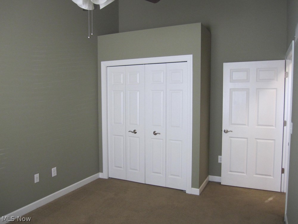 Villas/Waterford Xing Condo Ph - Residential