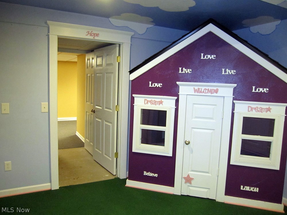 Villas/Waterford Xing Condo Ph - Residential