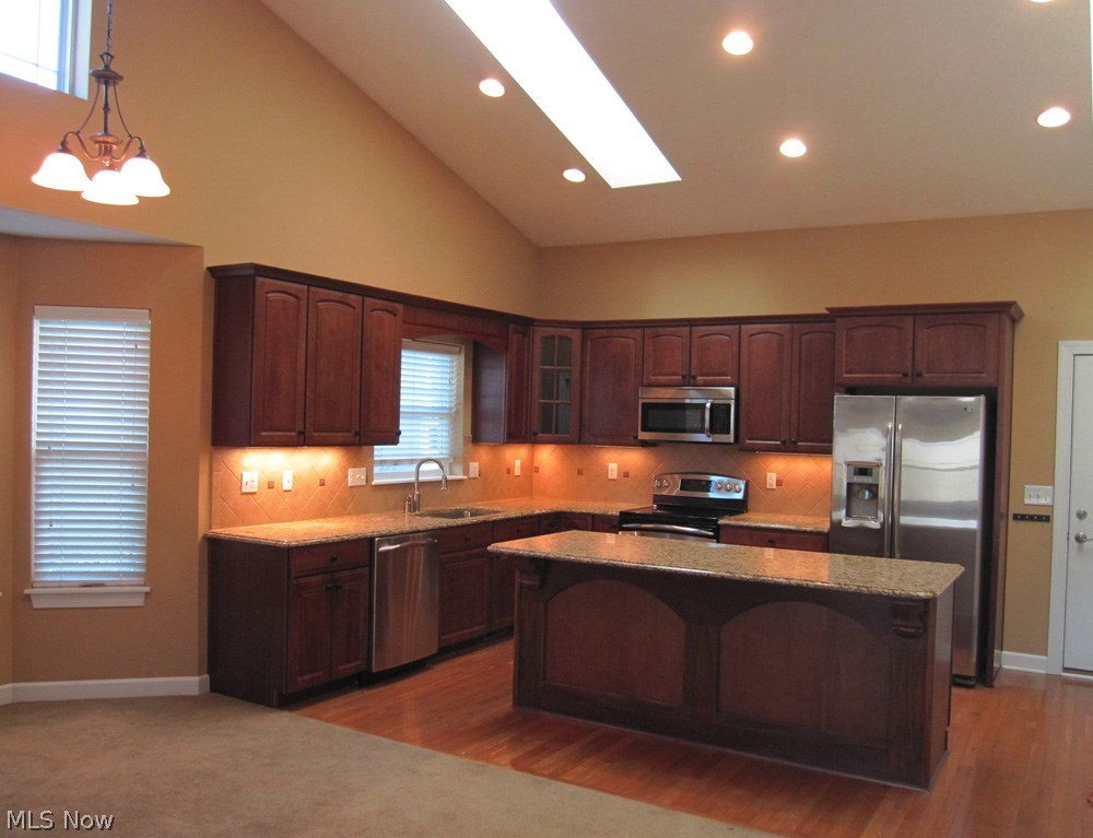 Villas/Waterford Xing Condo Ph - Residential