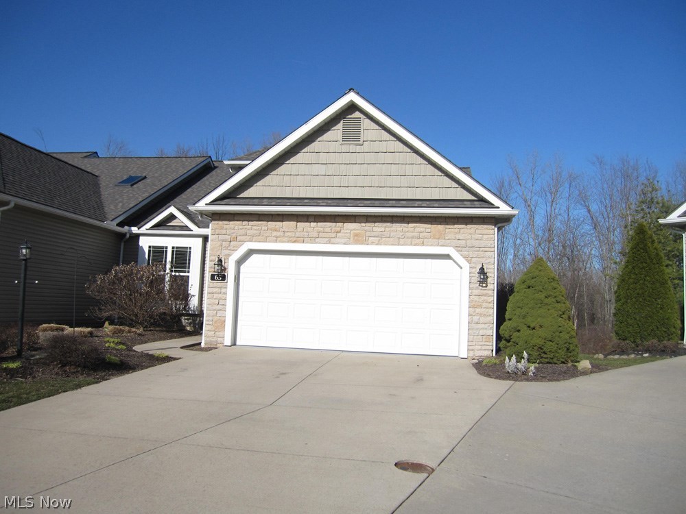 Villas/Waterford Xing Condo Ph - Residential