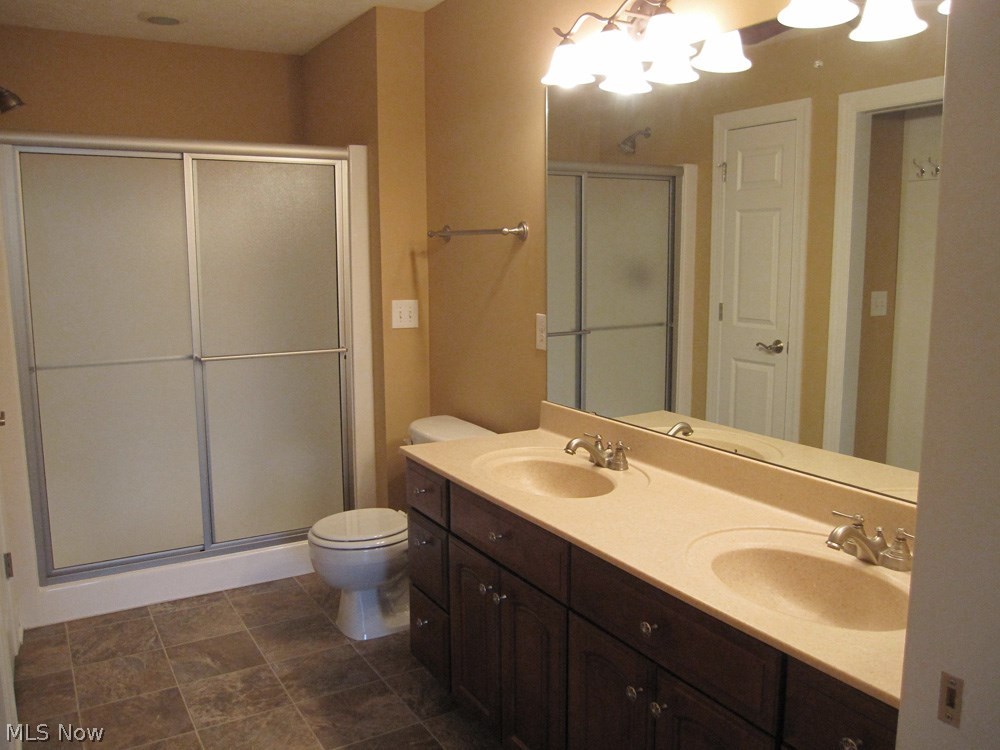 Villas/Waterford Xing Condo Ph - Residential