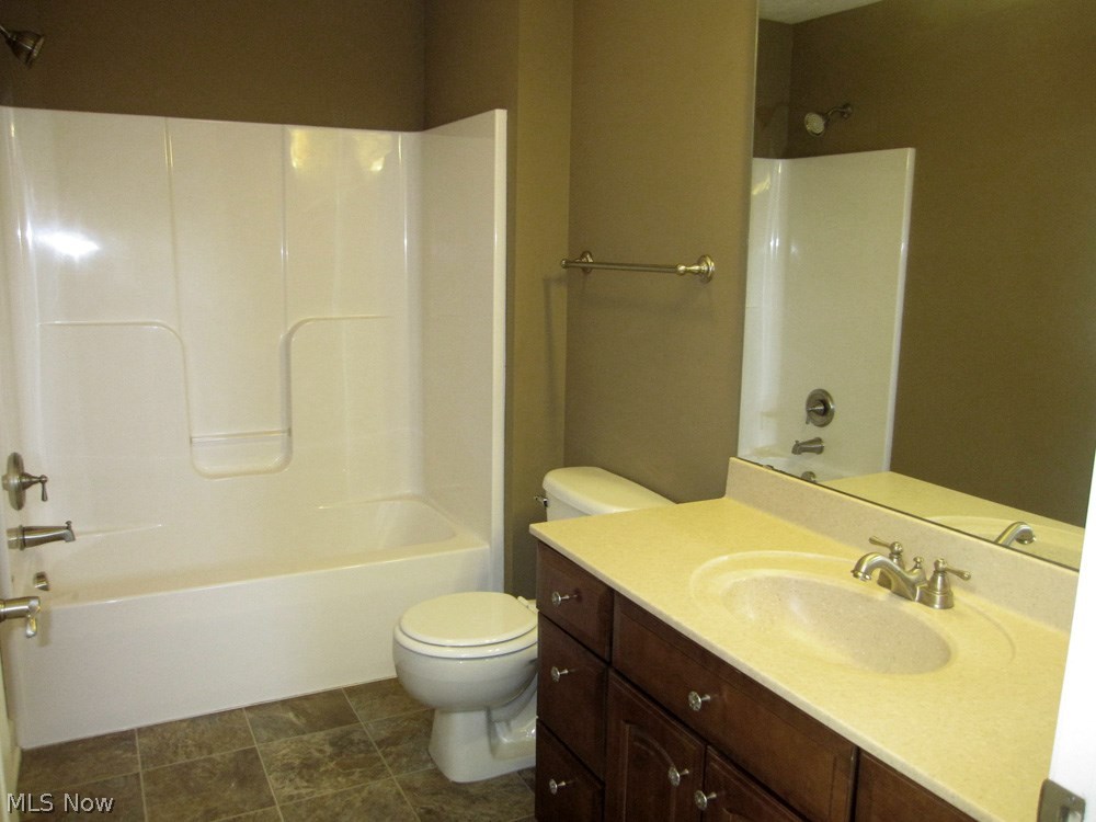 Villas/Waterford Xing Condo Ph - Residential