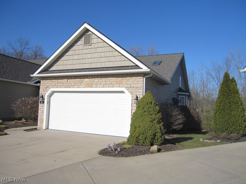 Villas/Waterford Xing Condo Ph - Residential