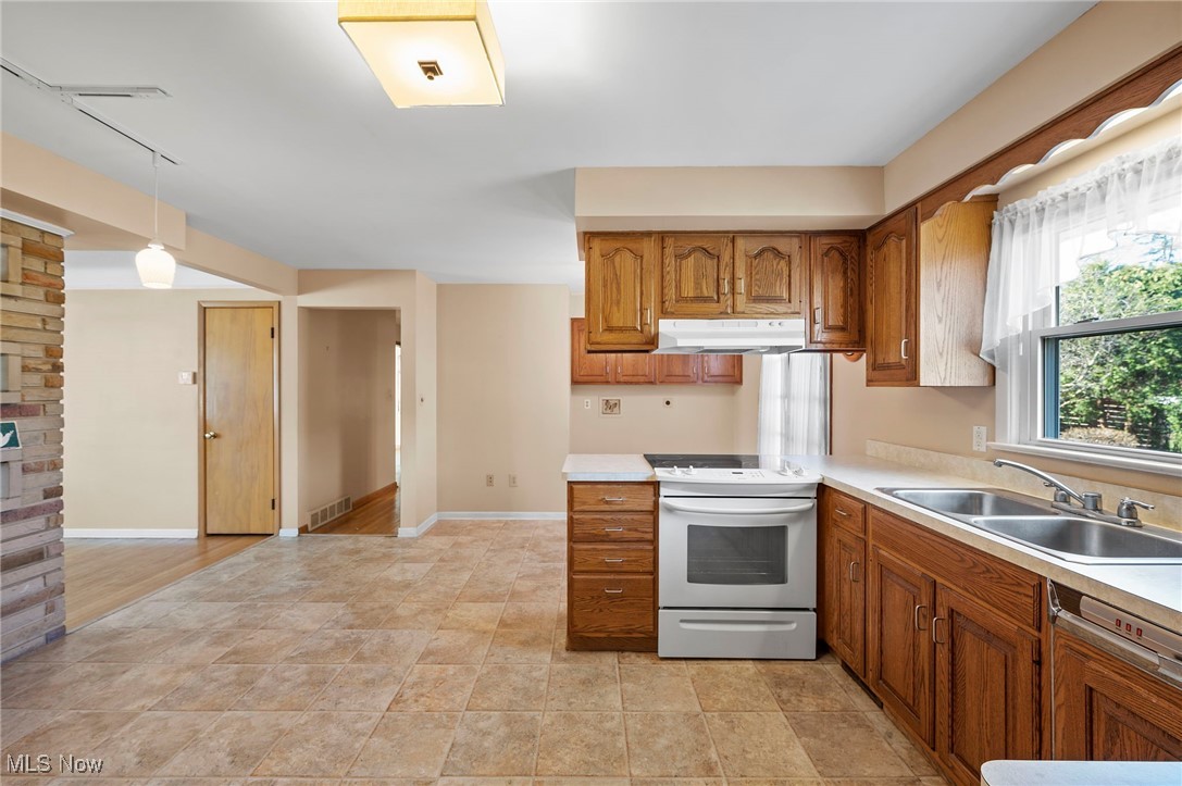 2640 Carmen Drive, Rocky River, Ohio image 11